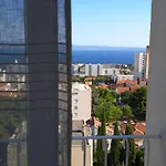 Romantic Split